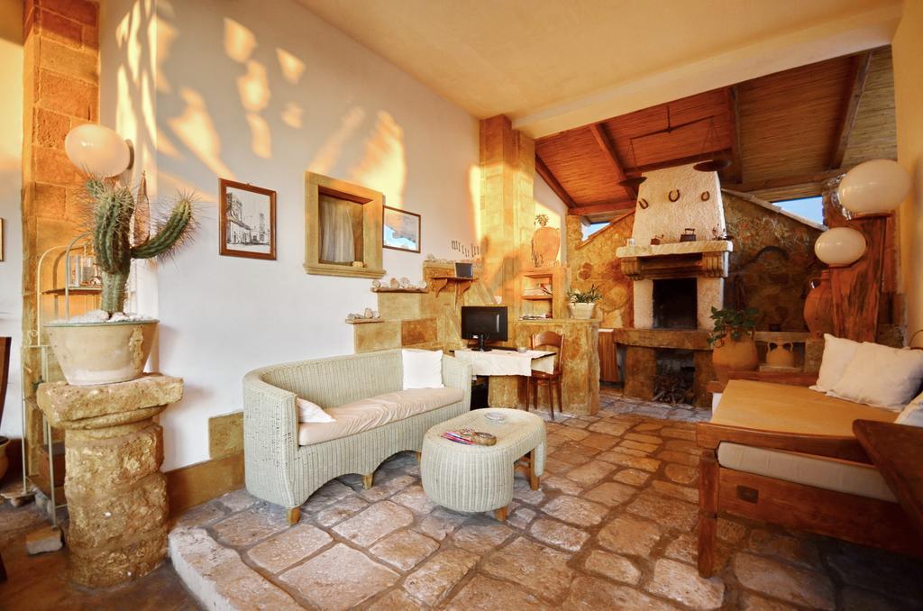 Felline In Bed&Breakfast Dimora Di Charme El Salento Exterior photo
